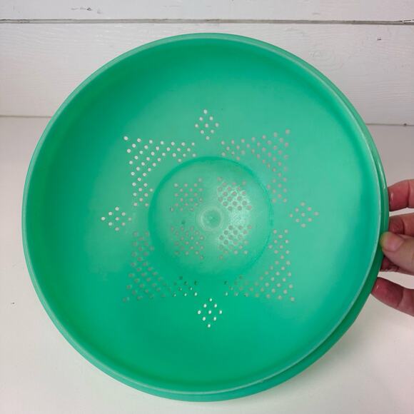 Vintage 1970s Tupperware Jadeite Green Colander Food Strainer 332-8 Bowl VTG - Picture 2 of 4